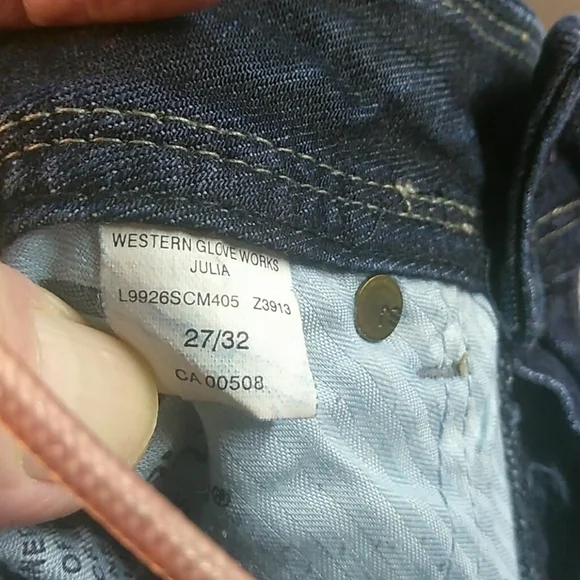 Silver JEANS Distressed Julia 27 Cutoff Sh… - Picture 10 of 10